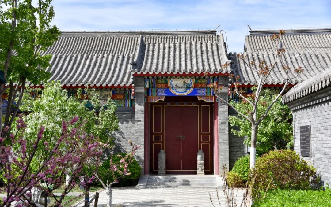 新中式四合院別墅如何設(shè)計?.jpeg 新中式四合院別墅如何設(shè)計?.jpeg