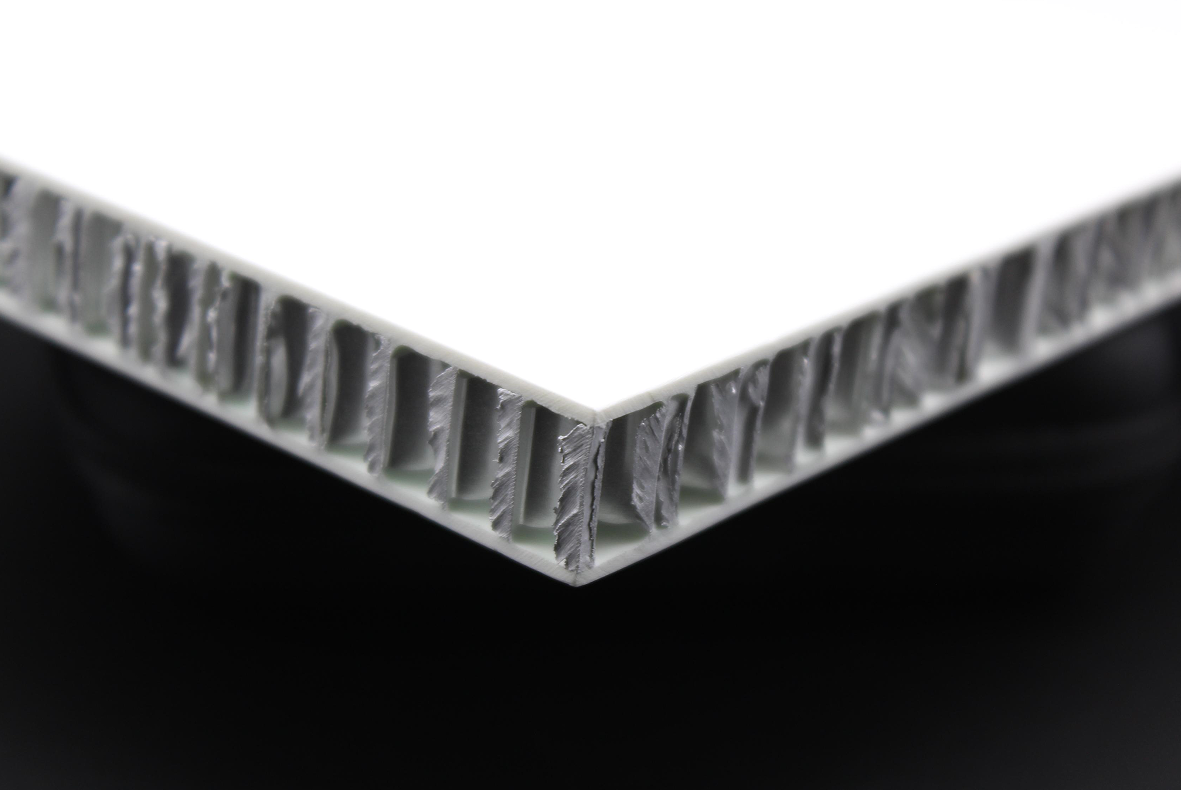 鋁合金穿孔吸音蜂窩板特點.png 鋁合金穿孔吸音蜂窩板特點.png
