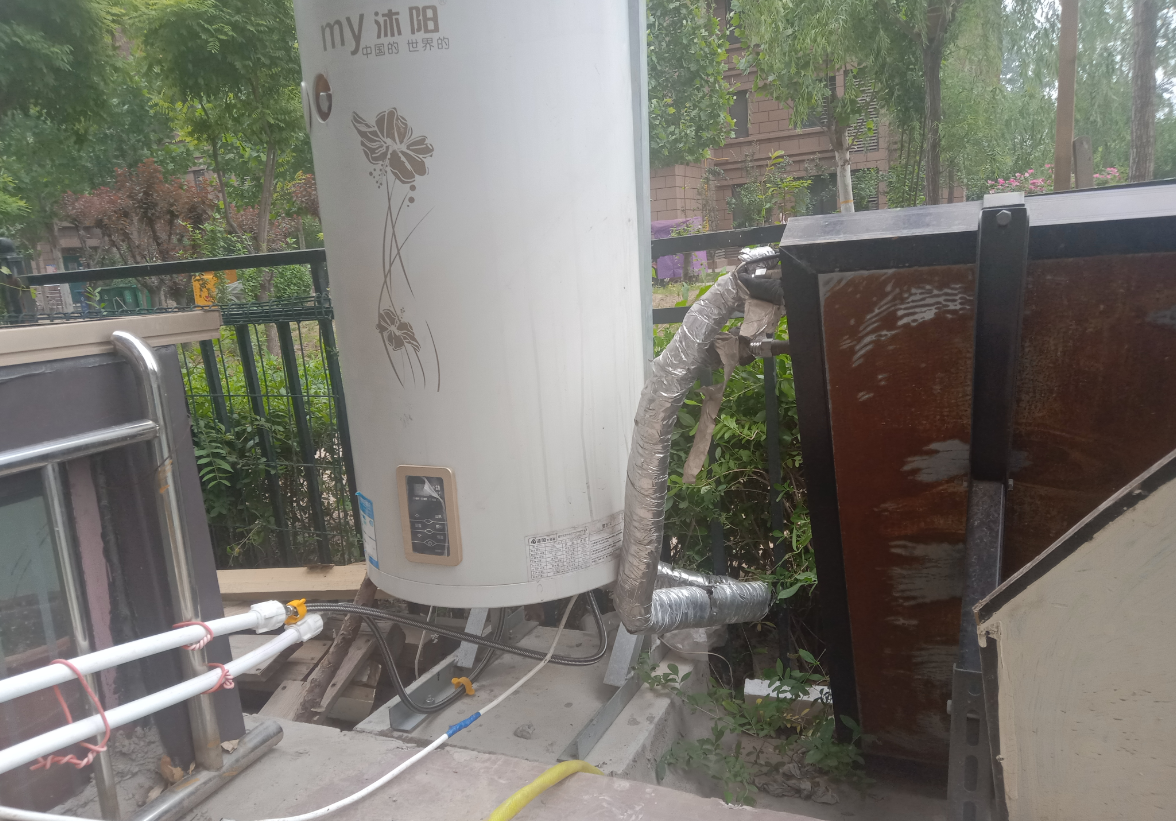 安裝陽臺壁掛式太陽能熱水器要注意什么.png 安裝陽臺壁掛式太陽能熱水器要注意什么.png