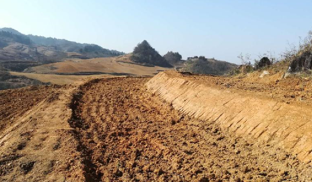 村民如何取得開墾土地的合法使用權呢?.png 村民如何取得開墾土地的合法使用權呢?.png